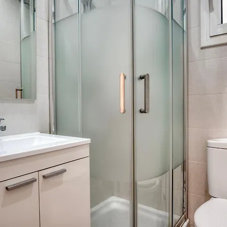 Renovated Les Tres Torres 3br Bcn-94