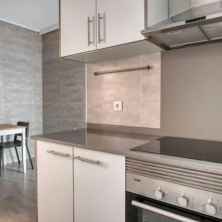 Apartment Renovated Les Tres Torres 3br Bcn-94 *